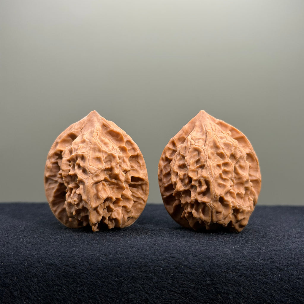 First Love Wenwan Walnut · 34mm · Natural · Entry Ritual