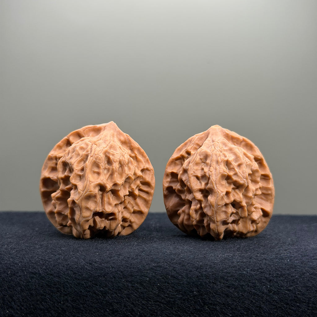 First Love Wenwan Walnut · 37mm · Natural · Entry Ritual