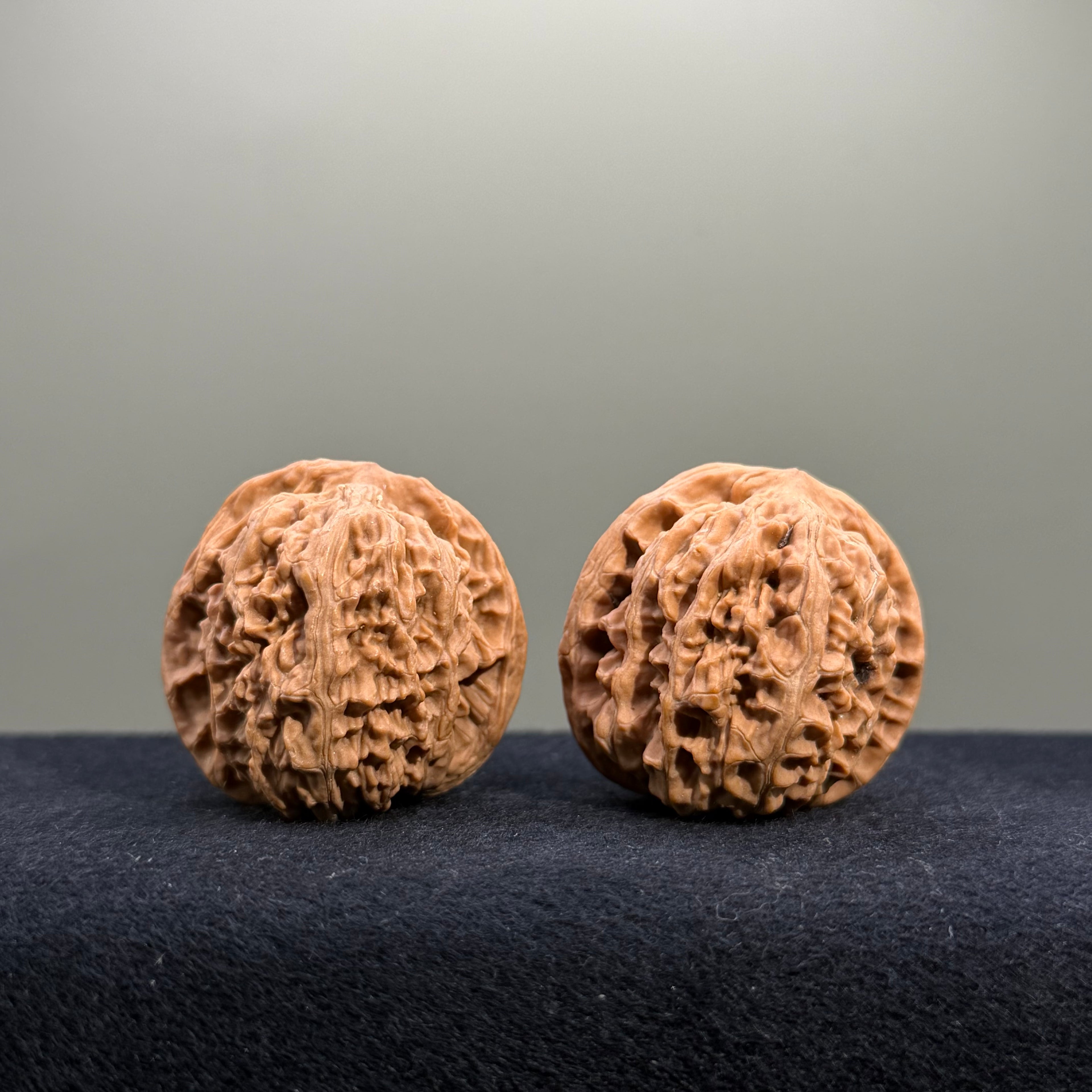 Cowboy Wenwan Walnut · 37mm · Natural · Entry Ritual