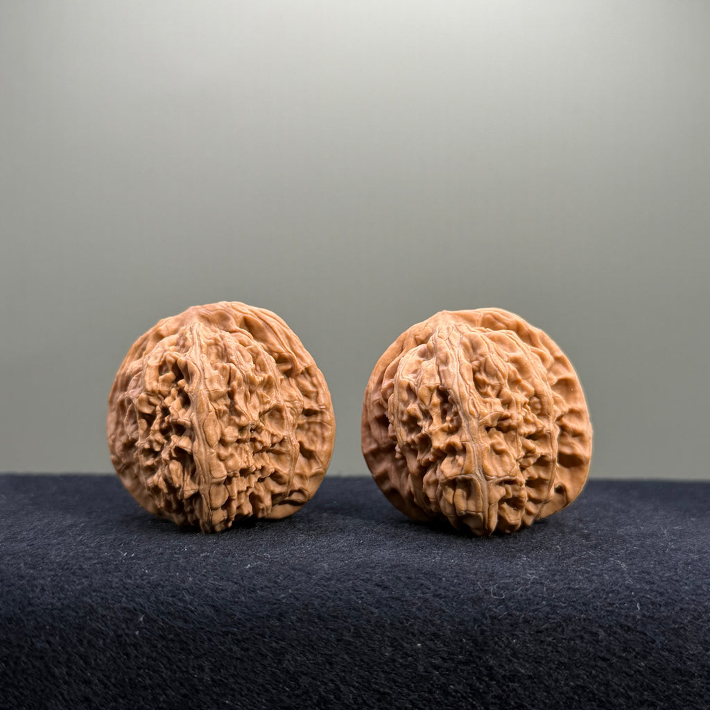 Cowboy Wenwan Walnut · 37mm · Natural · Entry Ritual