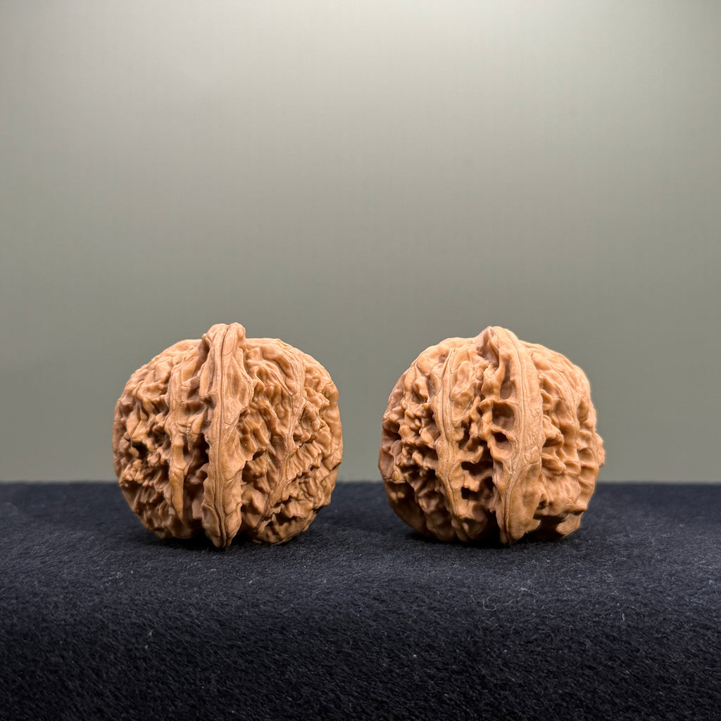 Cowboy Wenwan Walnut · 37mm · Natural · Entry Ritual