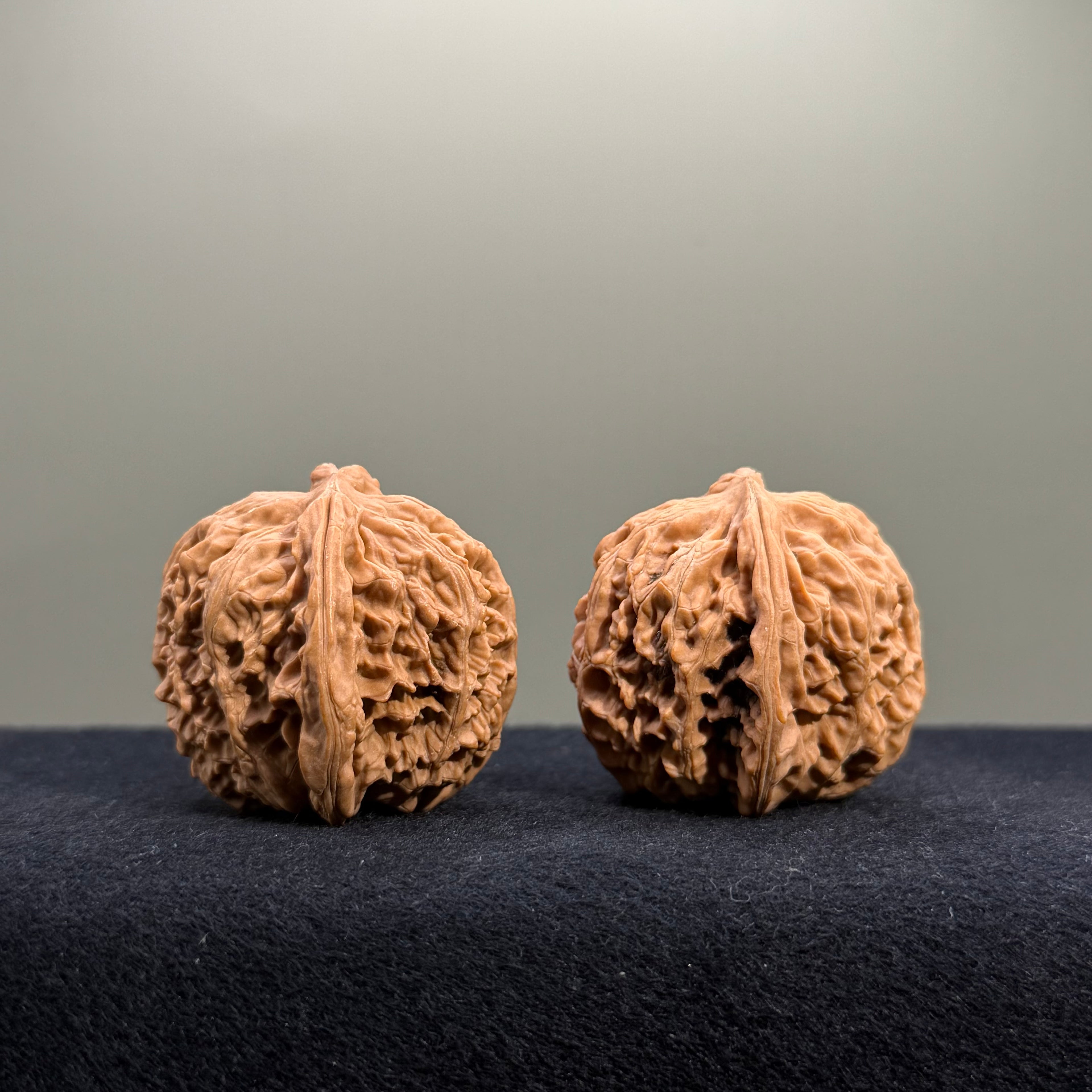 Cowboy Wenwan Walnut · 37mm · Natural · Entry Ritual