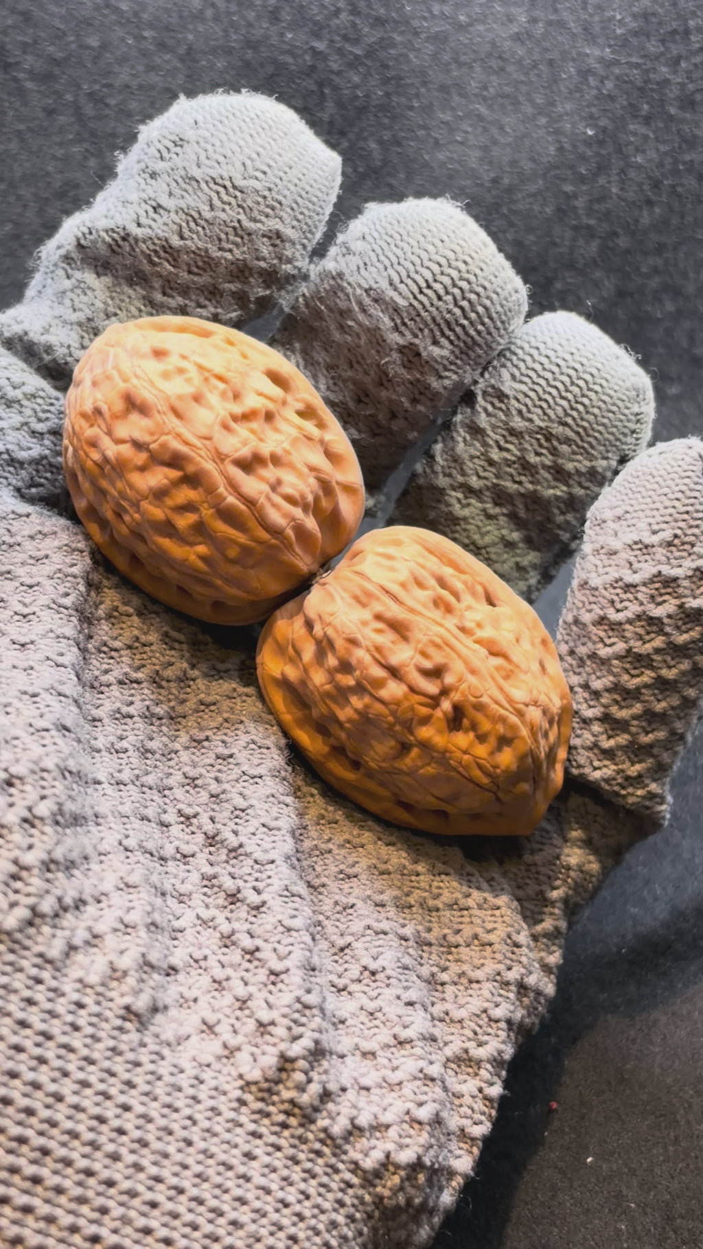 Pinggu Sheli Wenwan Walnut · 32mm · Natural · Collector Ritual
