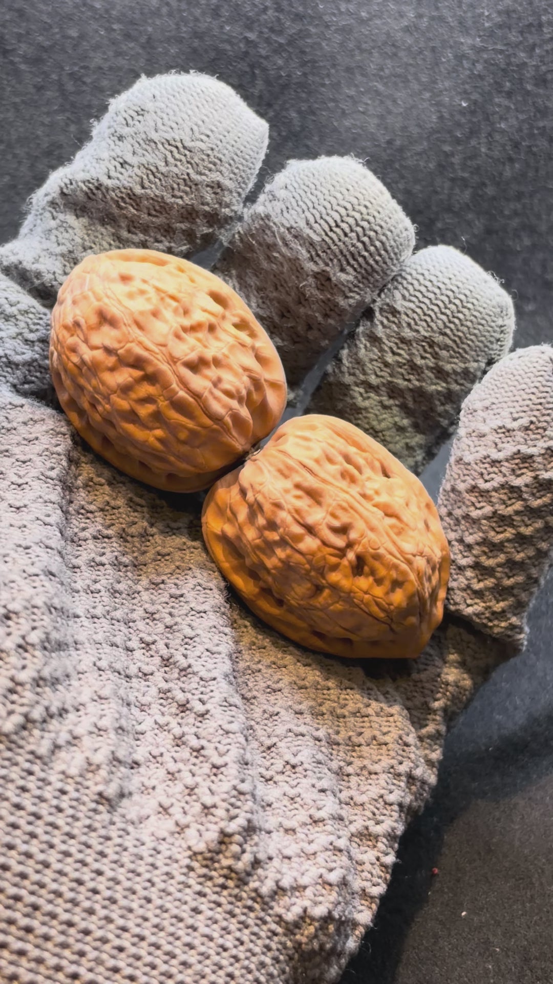 Pinggu Sheli Wenwan Walnut · 32mm · Natural · Collector Ritual