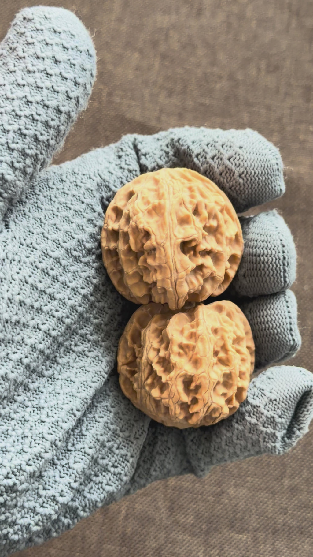 Apple Orchard Lion Head Wenwan Walnut